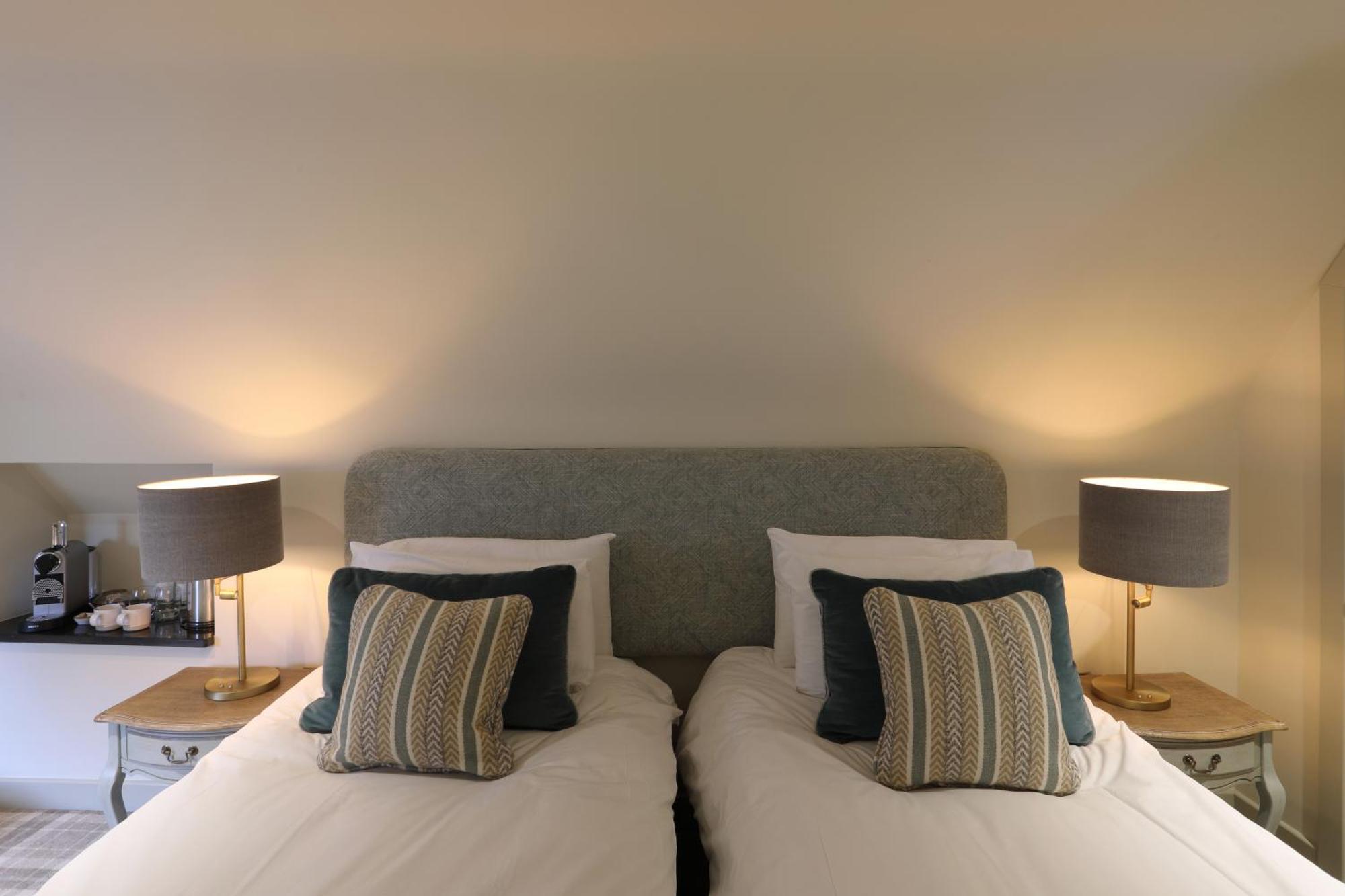 The Harcourt Arms Hotel Stanton Harcourt Bilik gambar A bedroom at the hotel