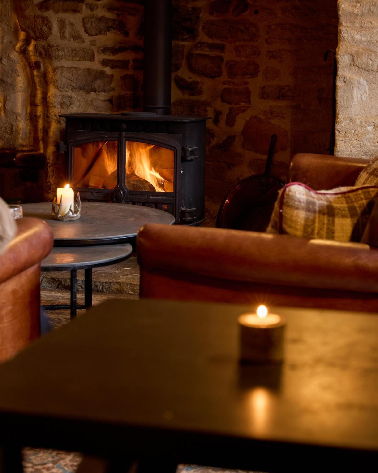 The Harcourt Arms Hotel Stanton Harcourt Luaran gambar The interior of the pub