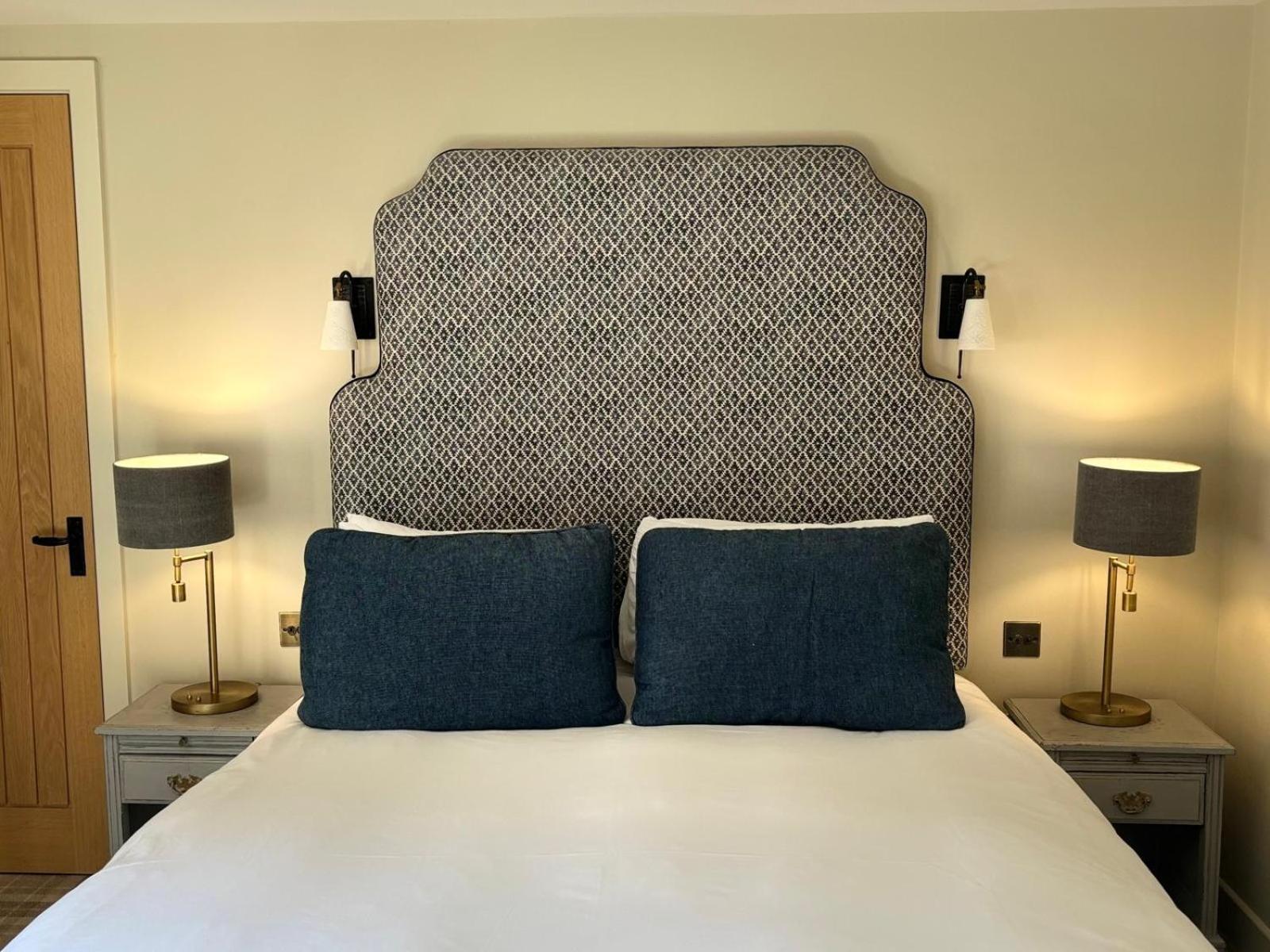 The Harcourt Arms Hotel Stanton Harcourt Luaran gambar A bedroom at The Old Vicarage