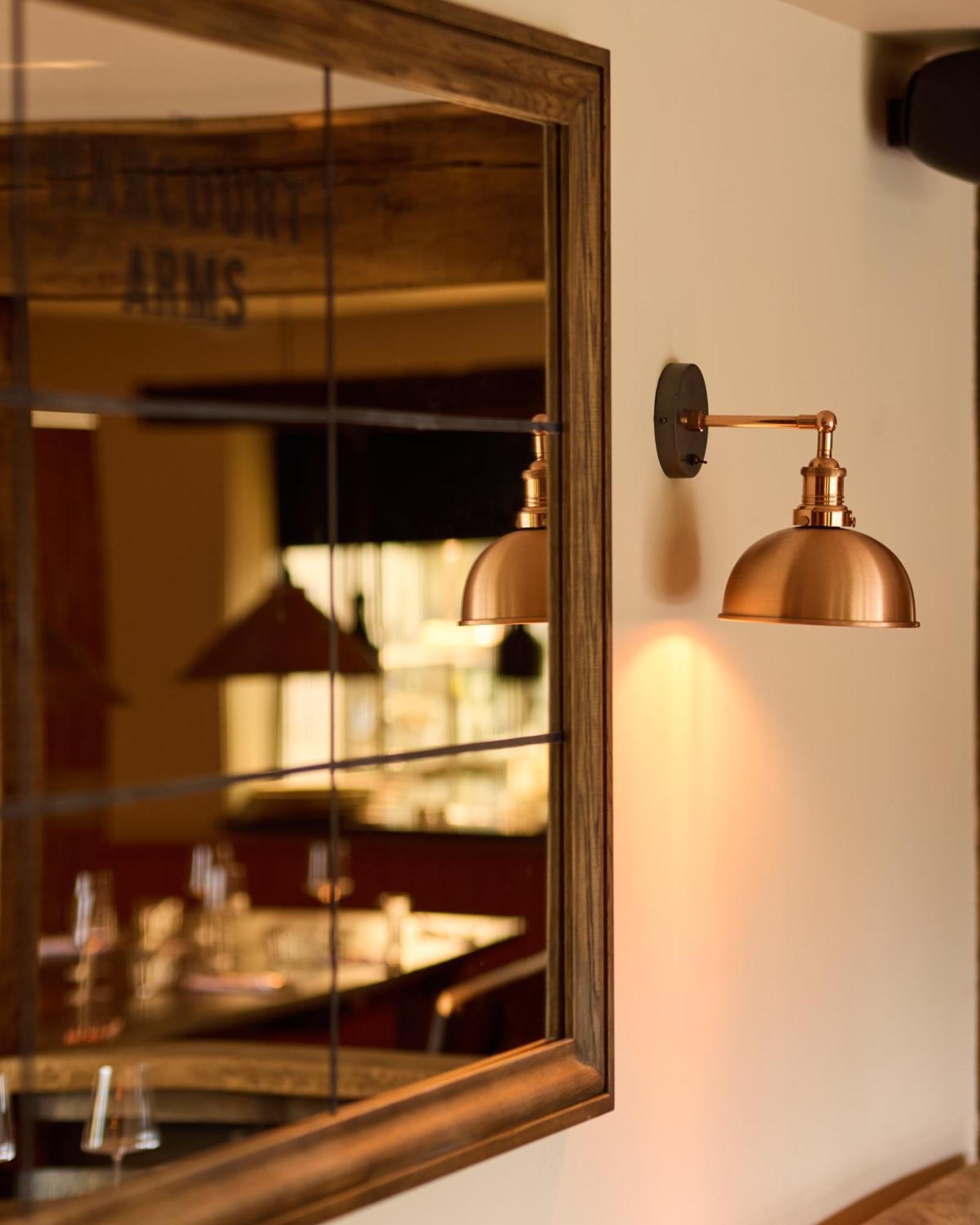 The Harcourt Arms Hotel Stanton Harcourt Luaran gambar A wall light